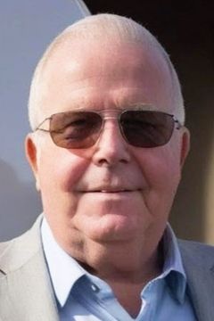 Einar Haraldsson interpreta Police Detective