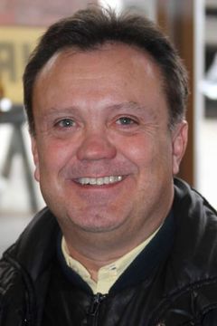Jeff Brooks interpreta Protester