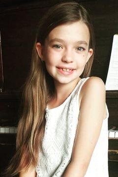 Keaira Pliva interpreta Little Girl