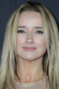 Amy Shiels interpreta Gilligan's Mistress