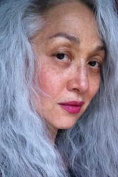 Sheila Ivy Traister interpreta Owner