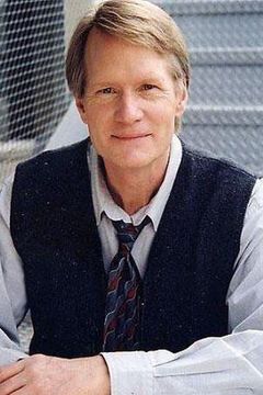 Jim Staahl interpreta Bud Schnelker
