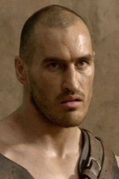 Raicho Vasilev interpreta Gangster russo