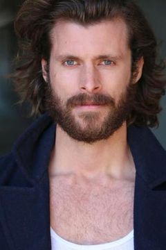 Joel Hogan interpreta Jeff Miller