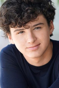 Dash Melrose interpreta Carter