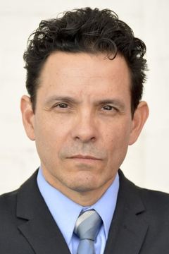 Jaime Gomez interpreta Sergeant Oso