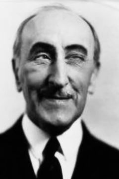 Etienne Girardot interpreta Doctor