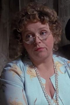 Sasha von Scherler interpreta Helen Miggs