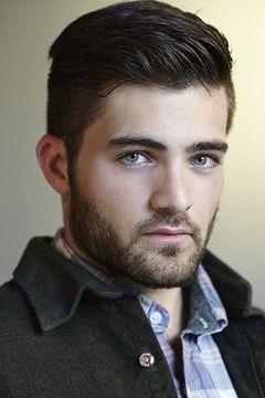 Reiley McClendon interpreta Young Danny