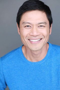 Bayani Ison interpreta Asian Male Host