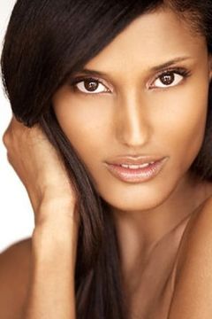 Jeanene Fox interpreta Yasmeen