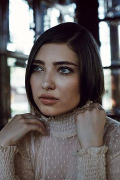 Shelby Young interpreta Ruby