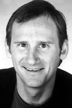 Tim Mateer interpreta Snow