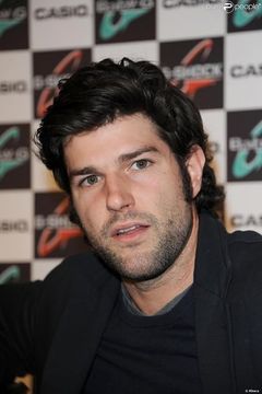 Olivier Barthélémy interpreta Fellow prisoner of the escape