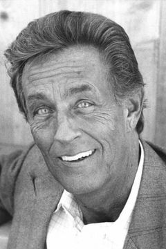 Rick Barker interpreta Waiter #1 (uncredited)