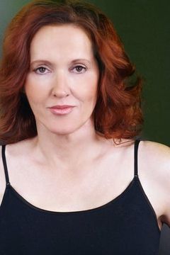 Sharon Jordan interpreta Secretary