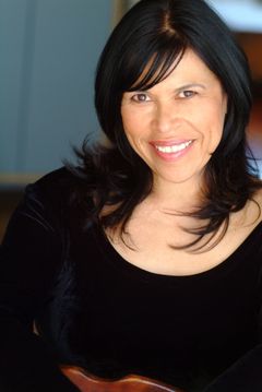 Diane Rodriguez interpreta Jolanda Salceda