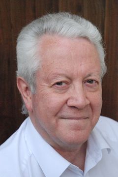 Paul Bentley interpreta Douglas Hurd - Cabinet Minister