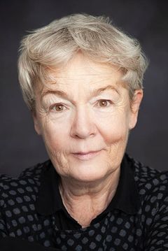 Ruth McCabe interpreta Mrs. Tuck