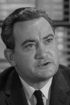 Wendell Holmes interpreta General Poynter