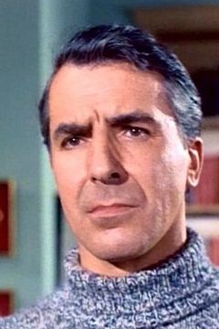 Laurence Payne interpreta Joseph (uncredited)