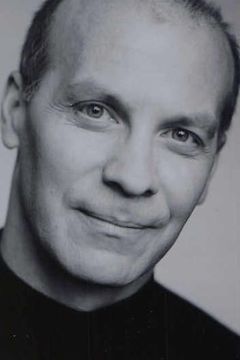 Kevin Gudahl interpreta Cop at ICU