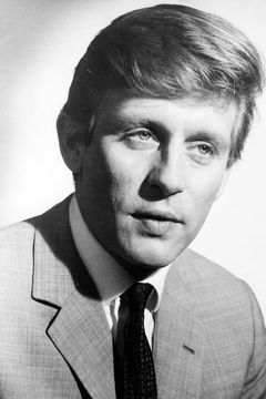 John Leyton interpreta Lt. Orde