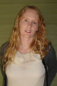 Kendra Tuthill interpreta Townswoman (uncredited)