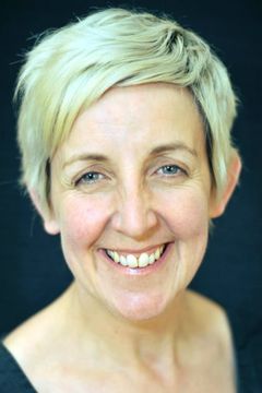 Julie Hesmondhalgh interpreta Female Reformer