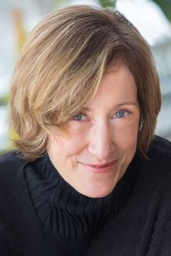 Valerie Wright interpreta Betsy Reed