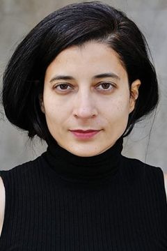 Laila Alina Reischer interpreta Company girl (uncredited)