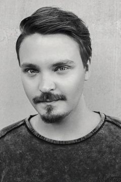 Roope Salminen interpreta Diver