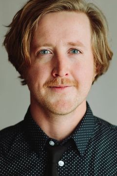 Chris W. Cook interpreta Ski Bum
