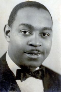 Benny Carter interpreta Saxophonist in Cafe (uncredited)