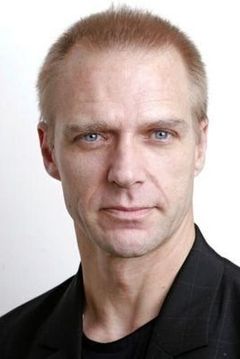 Andreas Wisniewski interpreta Tony