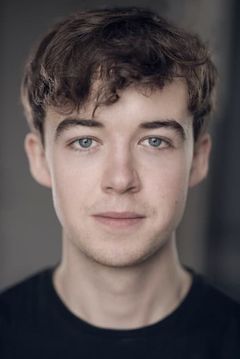 Alex Lawther interpreta King Charles VI