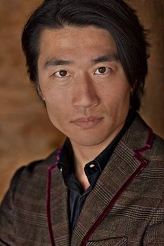 Soji Arai interpreta Toshi Iwamoto