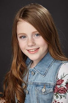 Khiyla Aynne interpreta Young Jennifer / Young Sarah