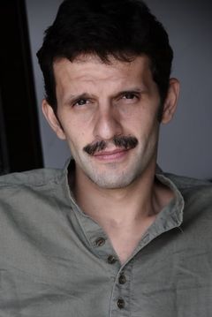 Marco Mario De Notaris interpreta Roberto Stincone detto Stinco