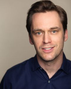 Finlay Robertson interpreta James Benwick