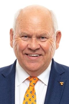 Phillip Fulmer interpreta Himself