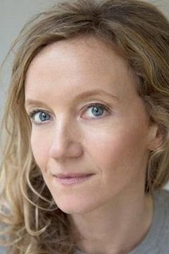 Lara Cazalet interpreta Mrs Payne