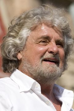 Beppe Grillo interpreta Marcello Lupi