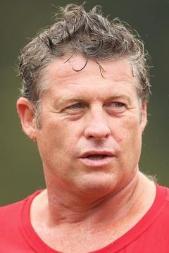 Peter Phelps interpreta Trevor Cole