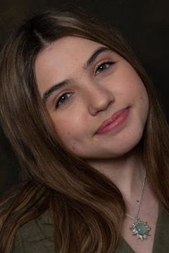 Gracie Whitton interpreta Kathy