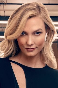 Karlie Kloss interpreta Eve