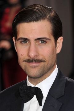 Jason Schwartzman interpreta Richard Sherman