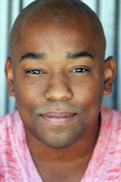 Dennis L.A. White interpreta Thug on Subway