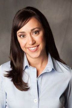 Betsie Devan interpreta Barbara Ellen