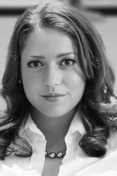 Liesel Matthews interpreta Alice Marshall
